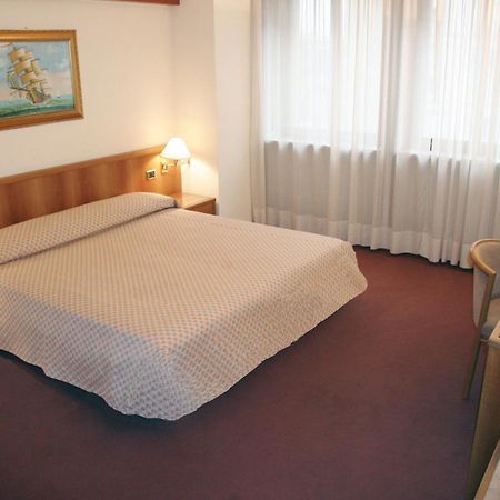 Hotel Villa Ottoboni Pordenone Bagian luar foto